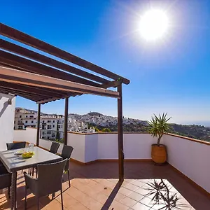  Apartment Penthouse: Poolside Retreat With Panoramic Views